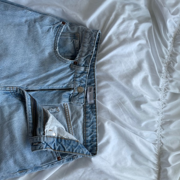 Zara Denim - ZARA MOM FIT JEANS